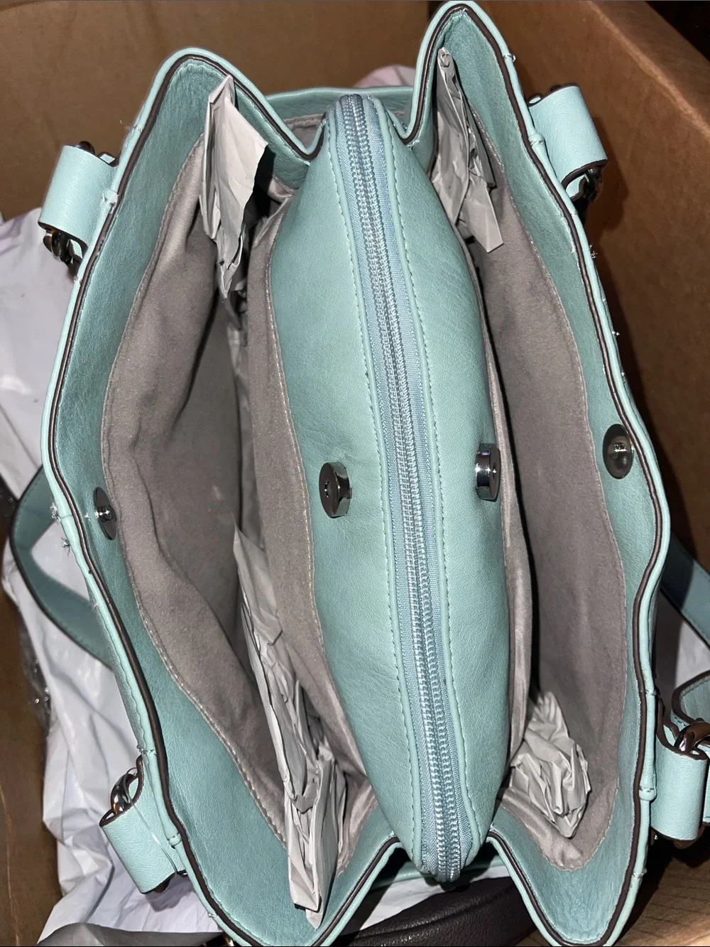 Rosetti Mint Green Shoulder Bag with Front Zip and Side Pockets - Picture 4 of 4